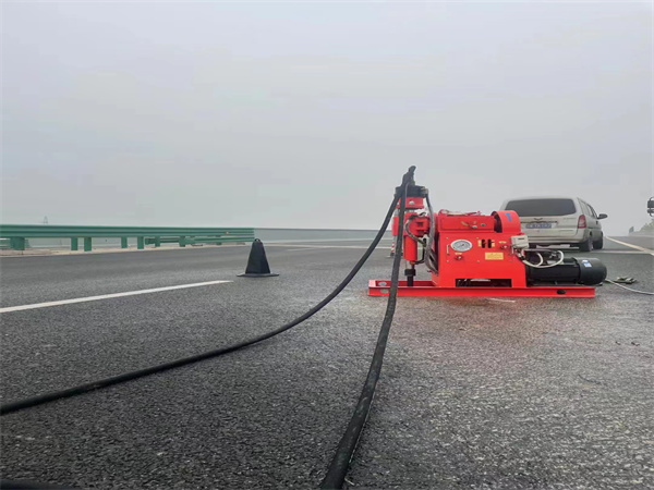 蔡甸马路路基路面开裂下沉注浆加固灌浆